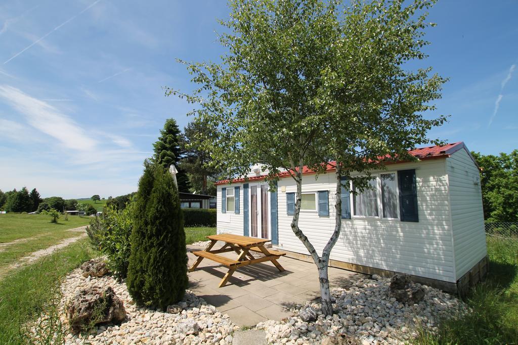 Azur Camping Schwaebische Alb Sonnenbühl Exterior foto